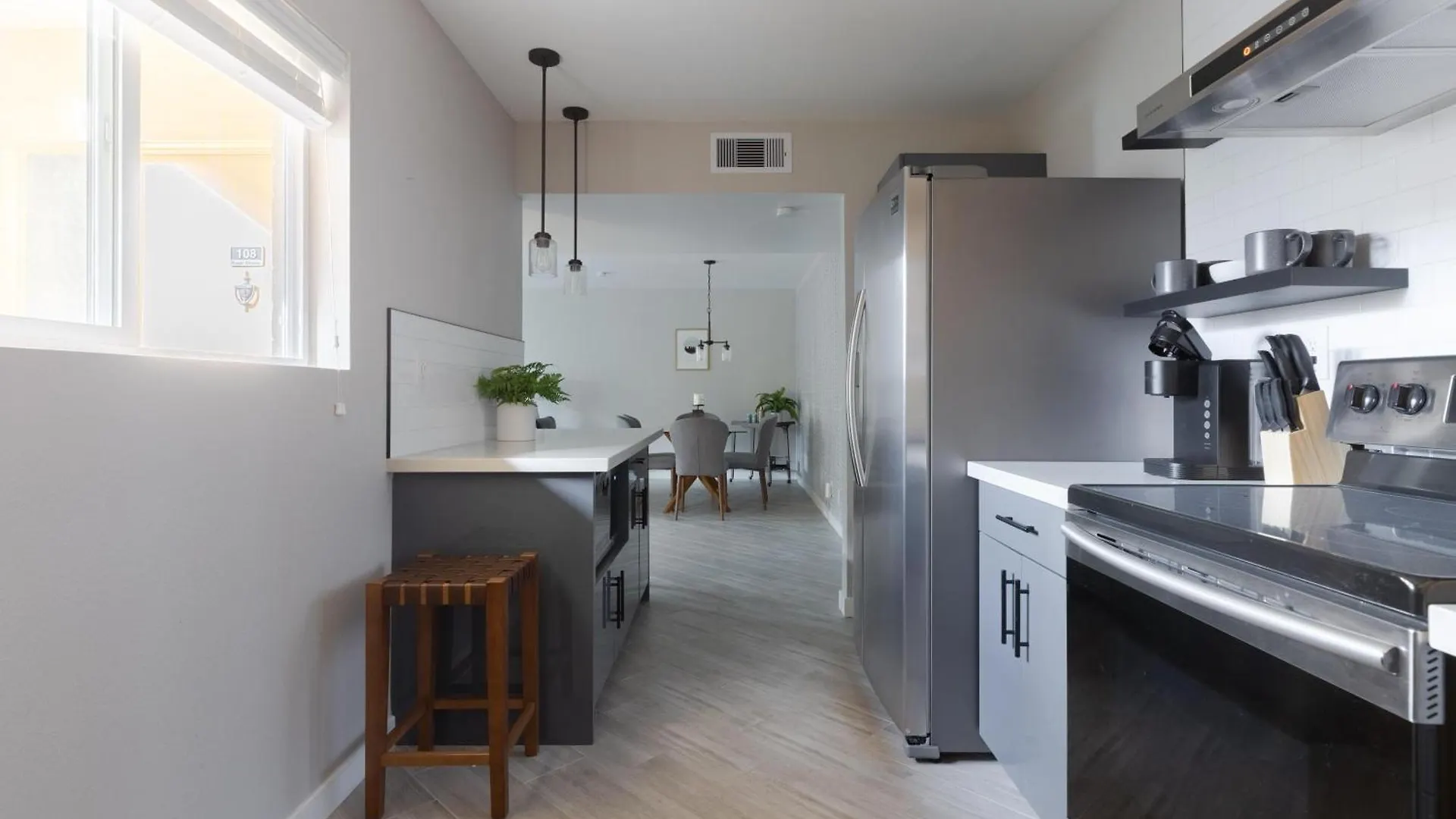 Modern Chic Condo In Midtown W Pool & Hot Tub Phoenix 0*,