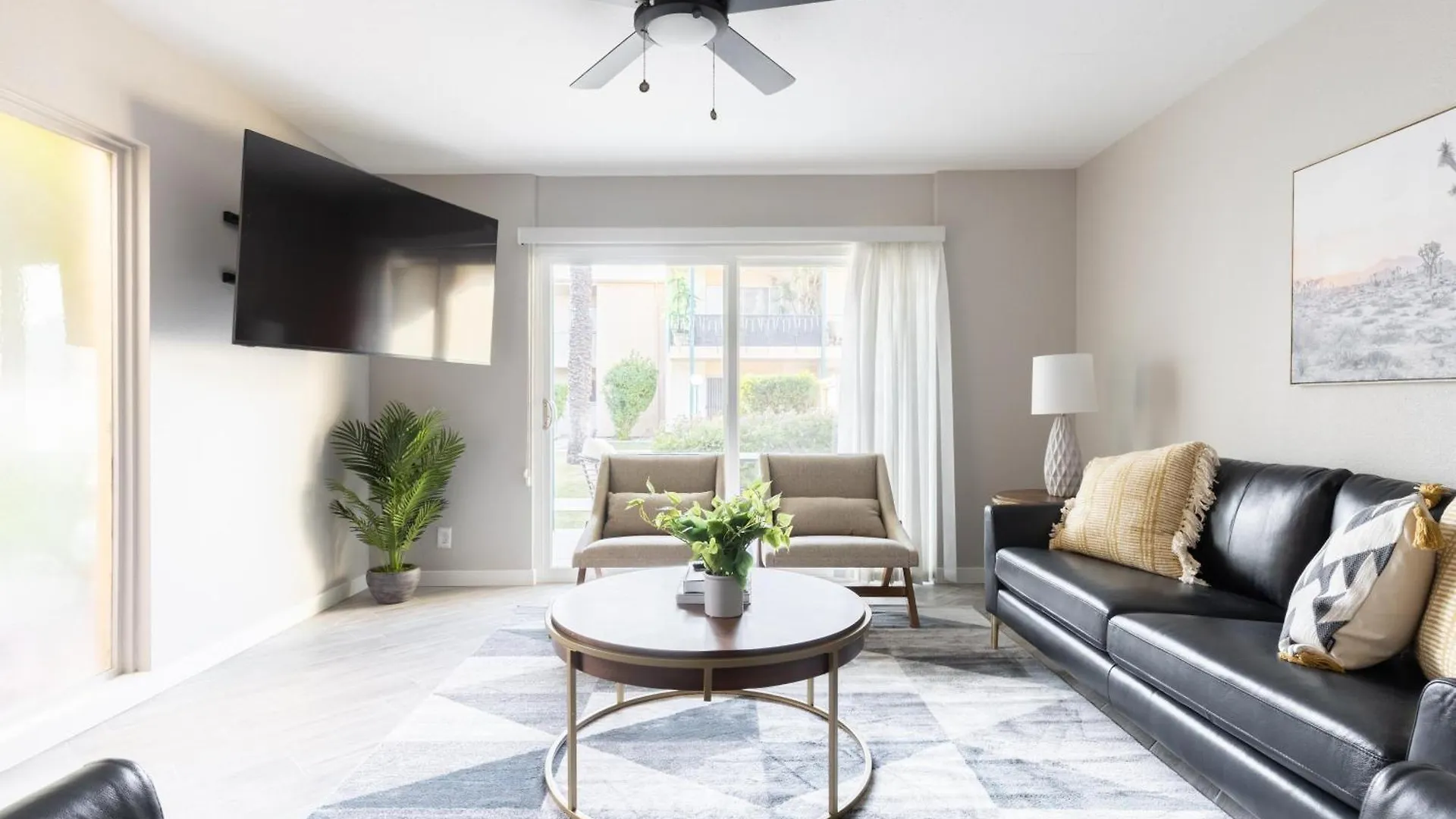Holiday home Modern Chic Condo In Midtown W Pool & Hot Tub Phoenix United States