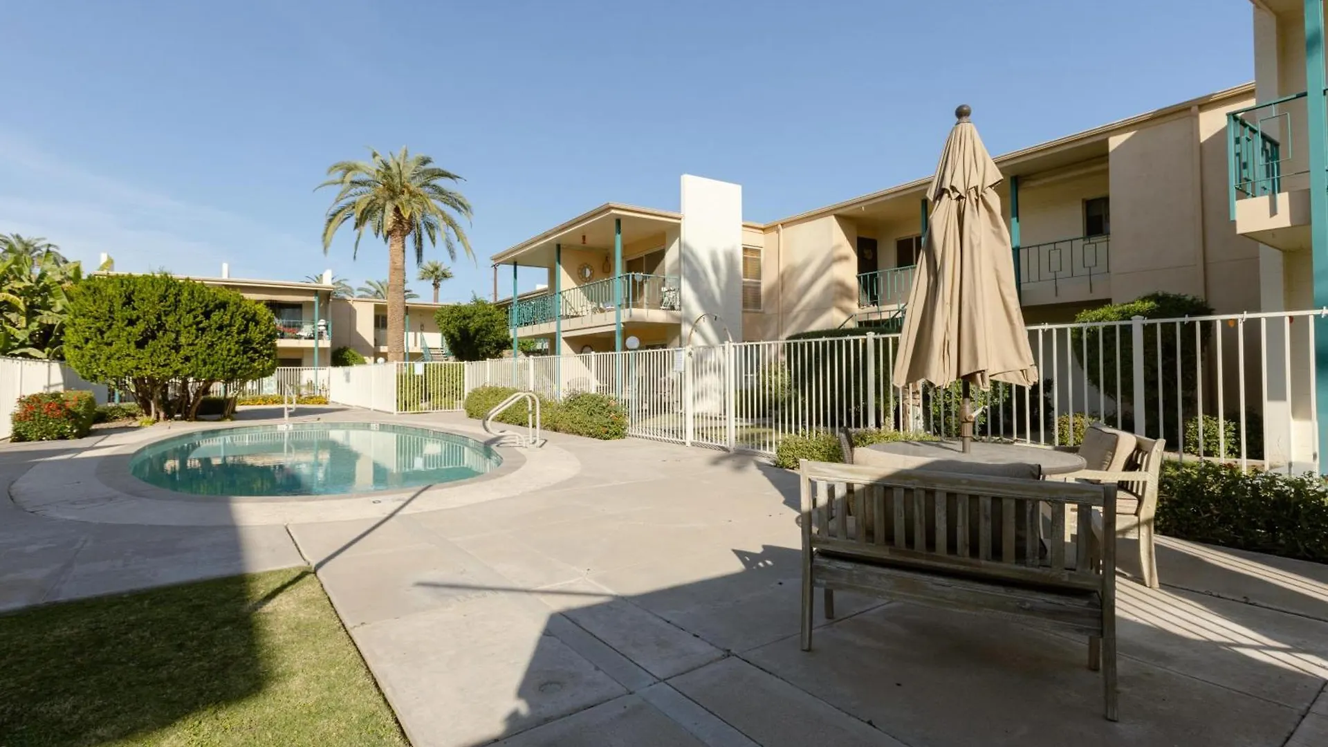 Modern Chic Condo In Midtown W Pool & Hot Tub Phoenix 0*,